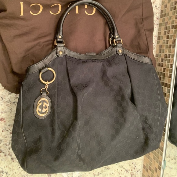 SOLD!!! GUCCI SUKEY BLACK GG BAG - Picture 2 of 5